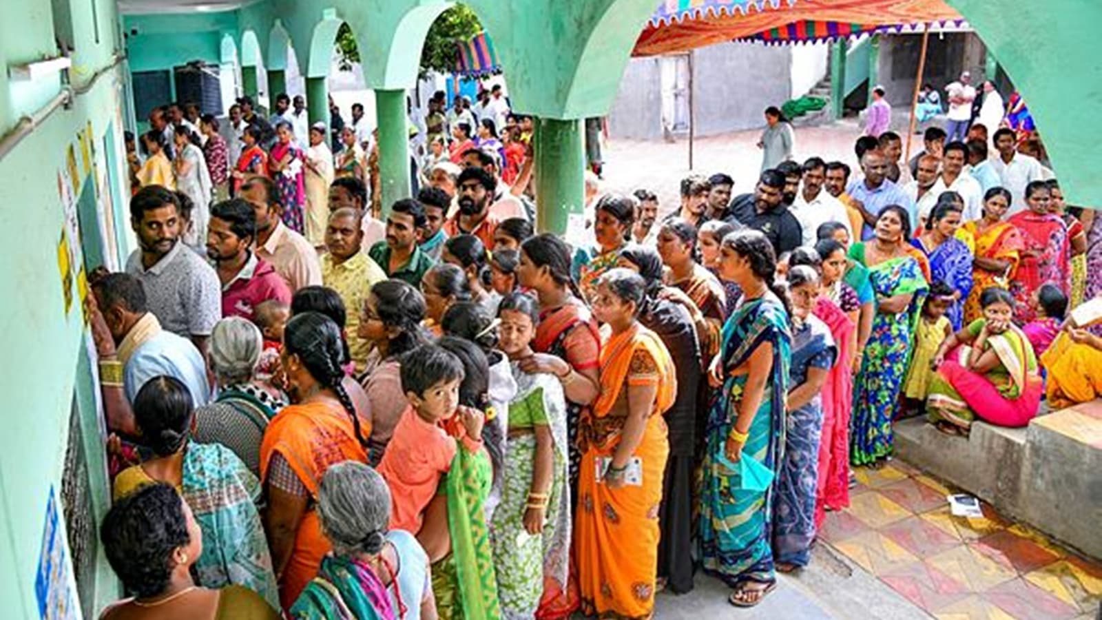 انتخابات المجر: نهاية الشعبوية اليمينية في أوروبا؟