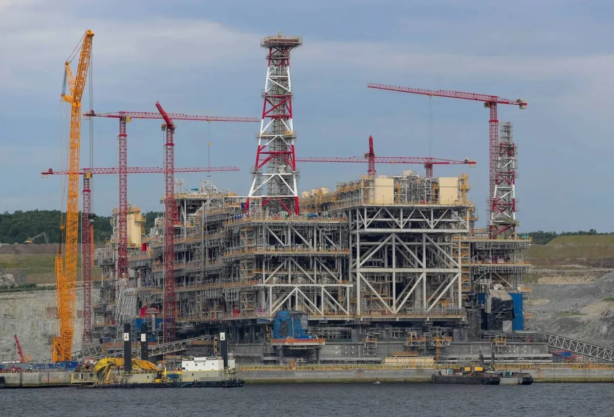 Poutine autorise la vente de 10% du projet Arctic2 de gaz