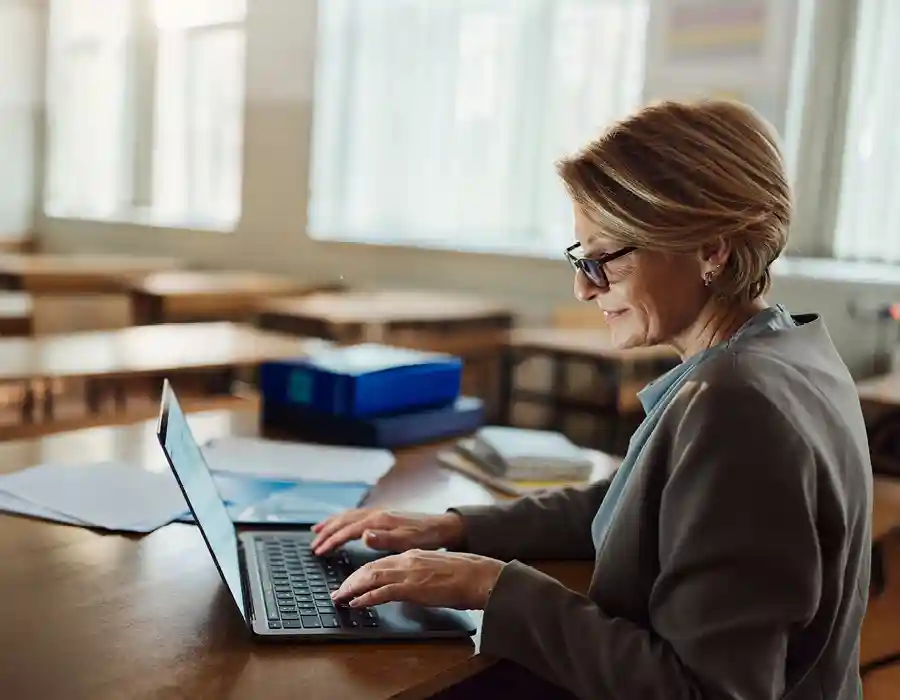 إندونيسيا: تحذيرات وزير التعليم للمراقبين خلال الاختبارات