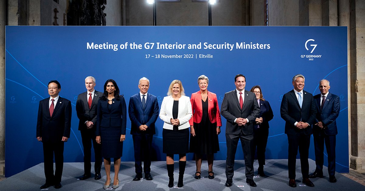 Foreign Minister Joins G7 Session on Security Threats