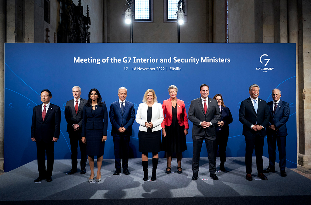 Foreign Minister Joins G7 Session on Security Threats