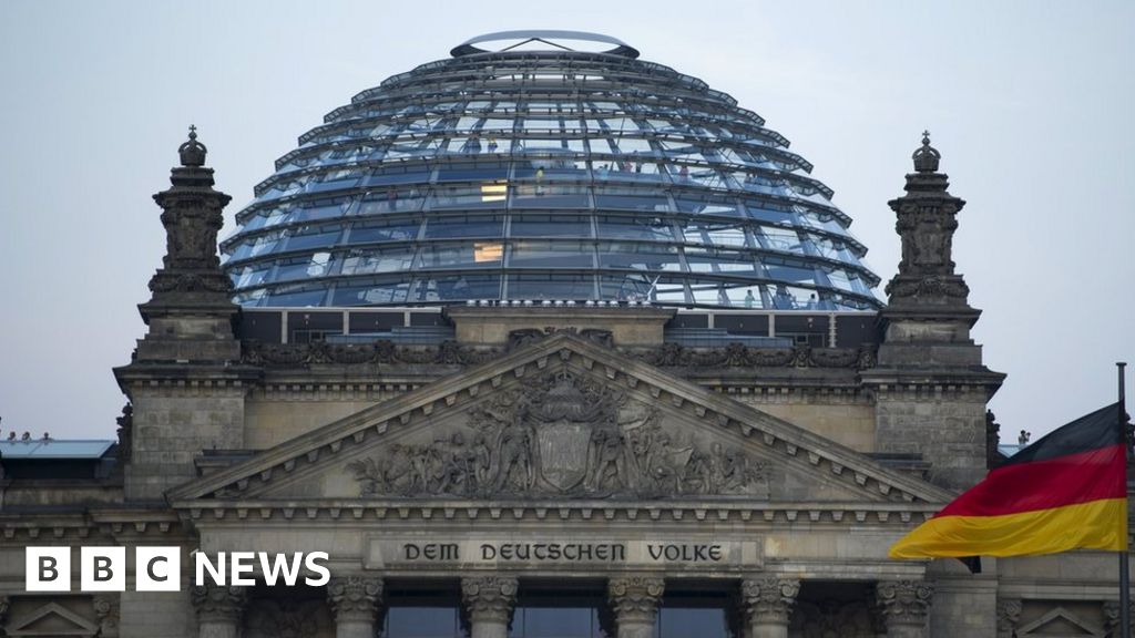 محاكمة نائب ألماني بتهمة تحية هتلر في البرلمان