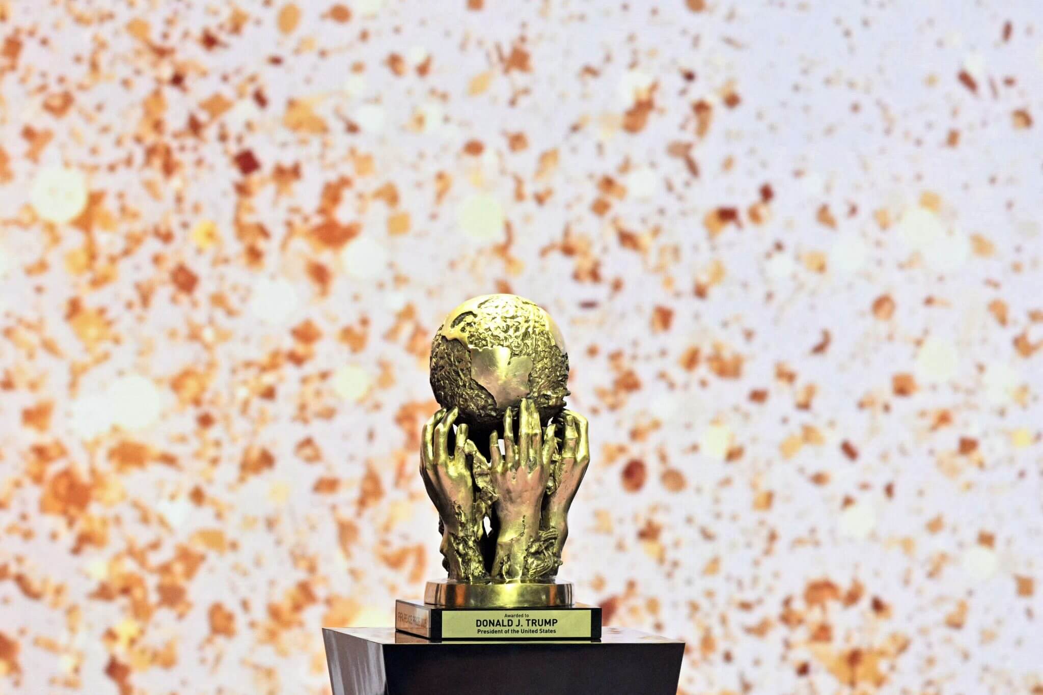 إلغاء جائزة السلام من الفيفا: دعوة نرويجية