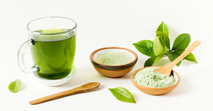 فوائد الشاي الأخضر للبشرة والصحة العامة