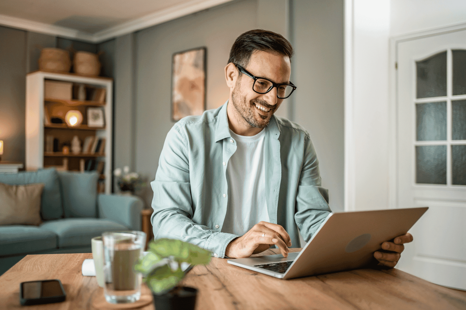 غرامة مالية على كاتب عدل خاص في أبوظبي