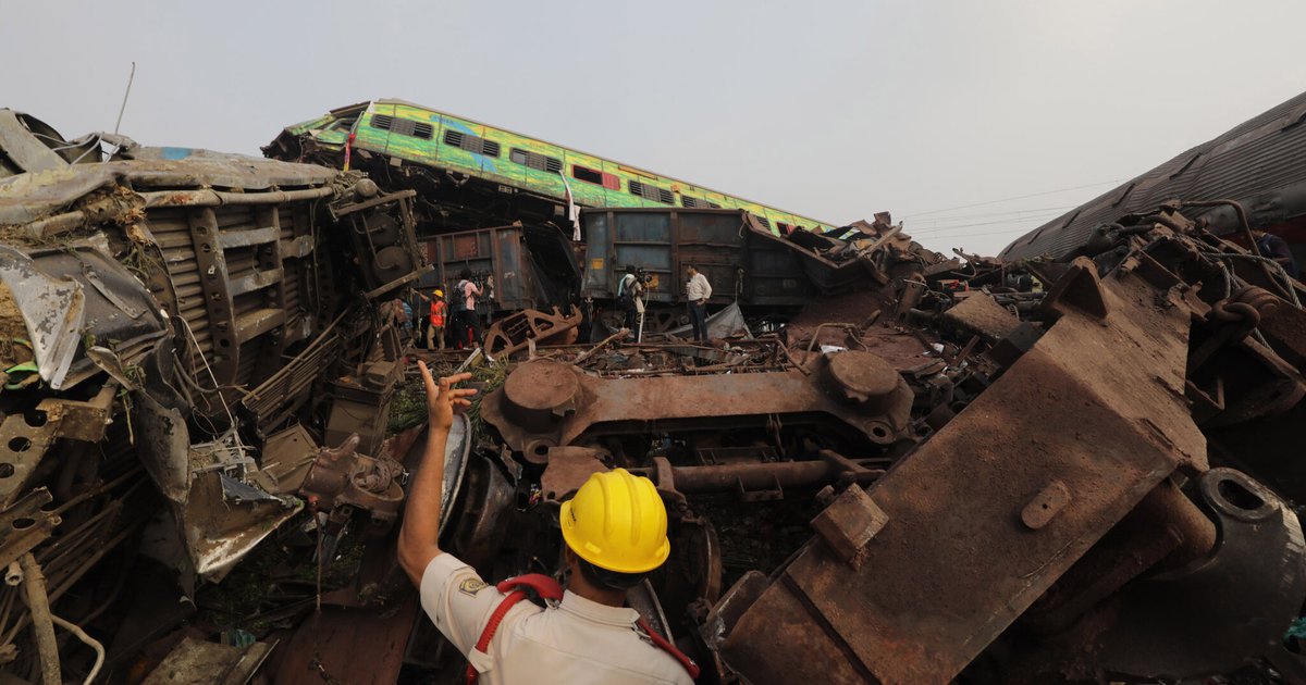 حادث قطار في إندونيسيا يدعو لتشديد الرقابة على النقل