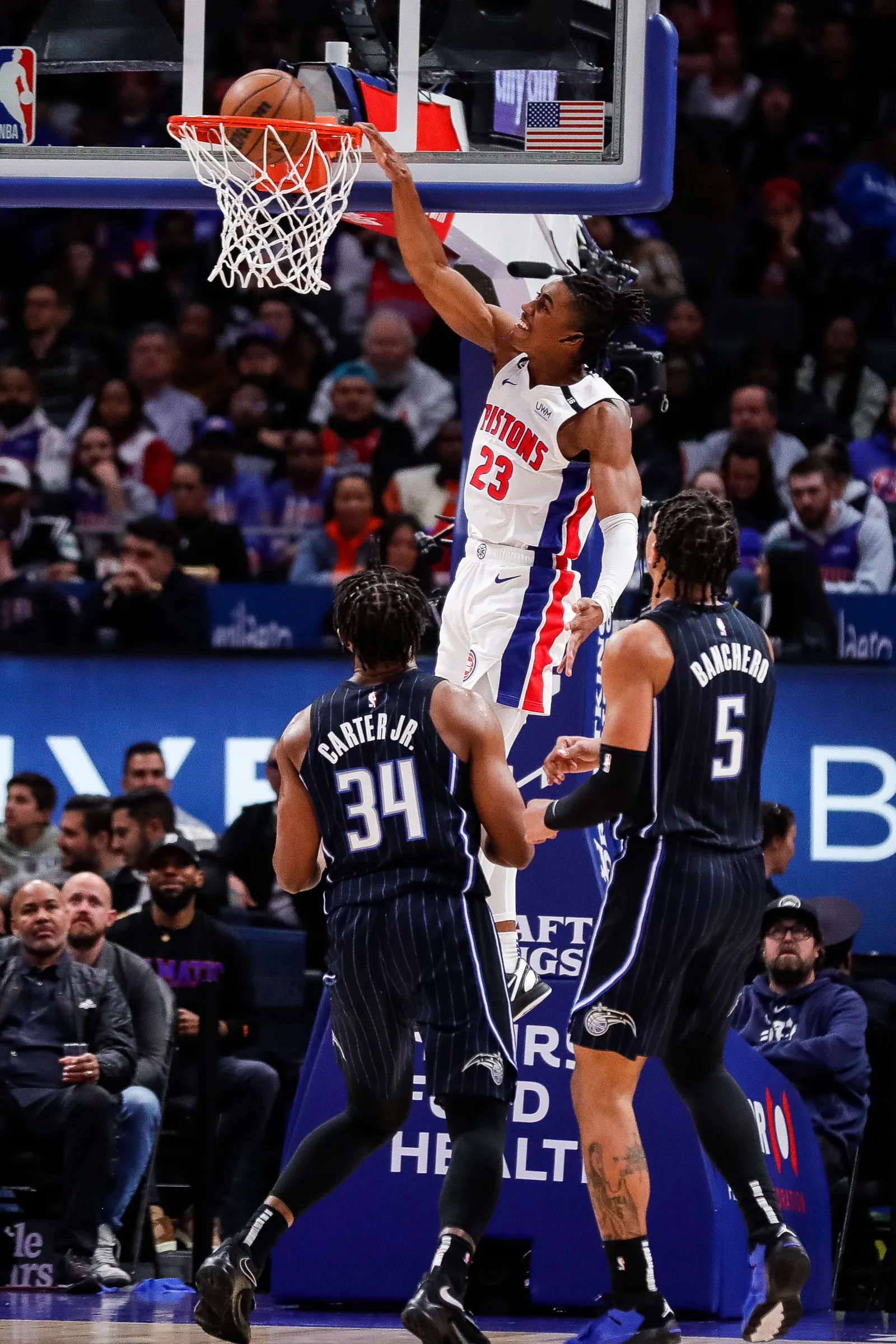 أورلاندو ماجيك يتفوق على ديترويت بيستونز في التصفيات