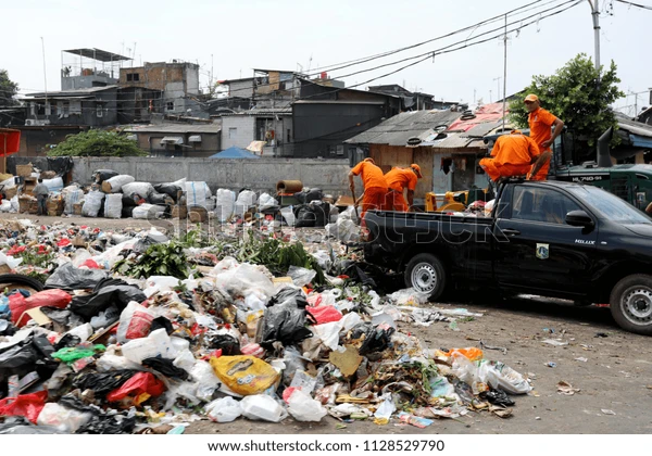 Abfallprobleme in Kalianyar: Ursachen und Lösungen