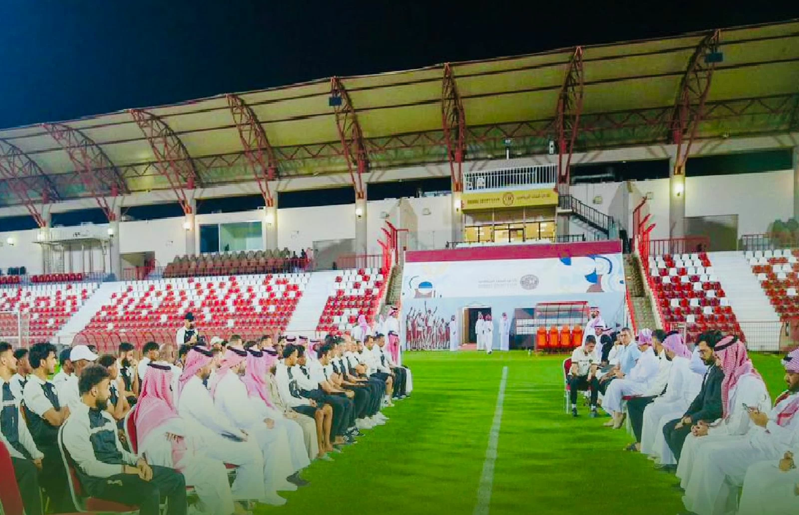 أمير عسير يحفز ضمك قبل مواجهة الفيحاء