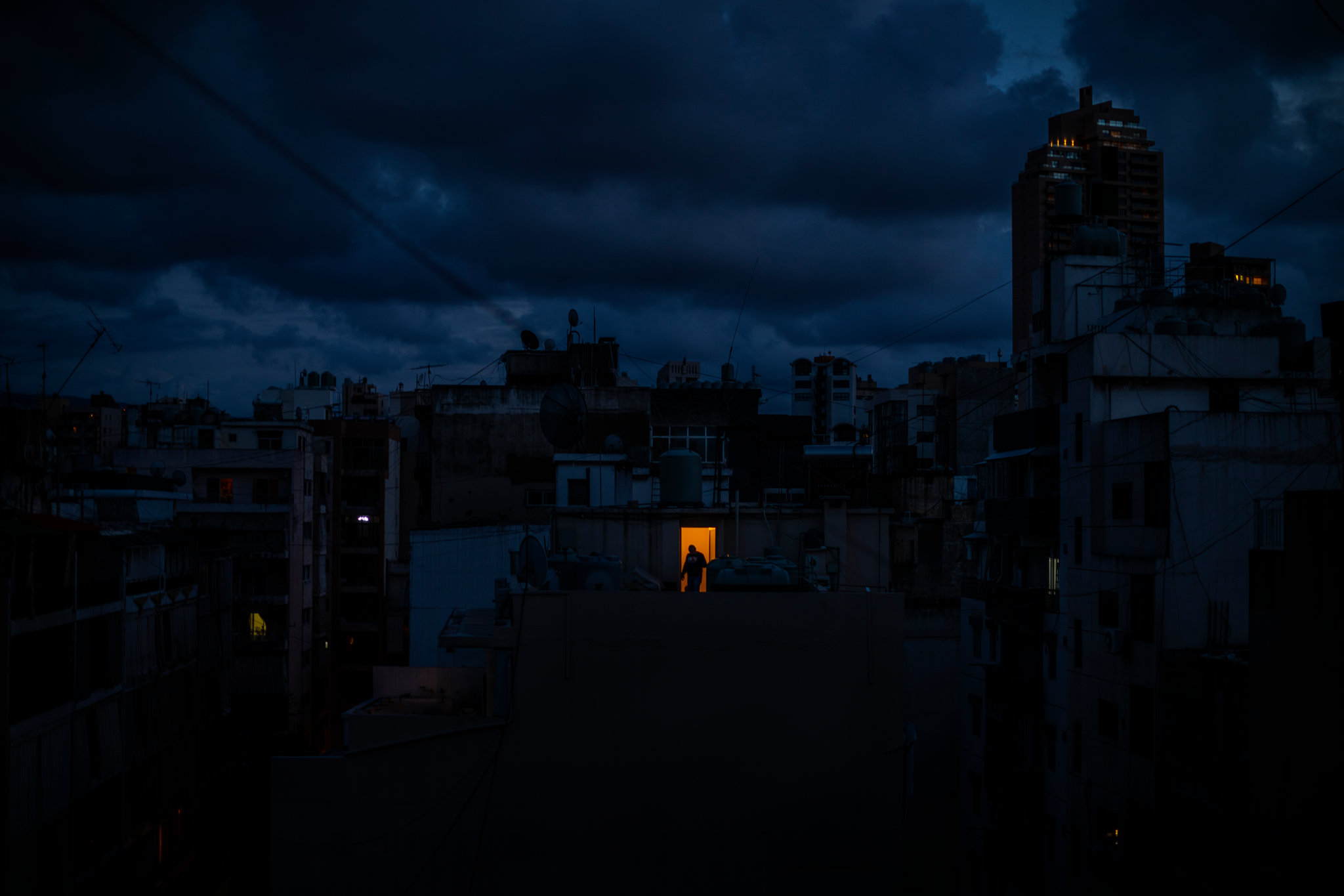 تطورات الأوضاع في بيروت والضفة الغربية