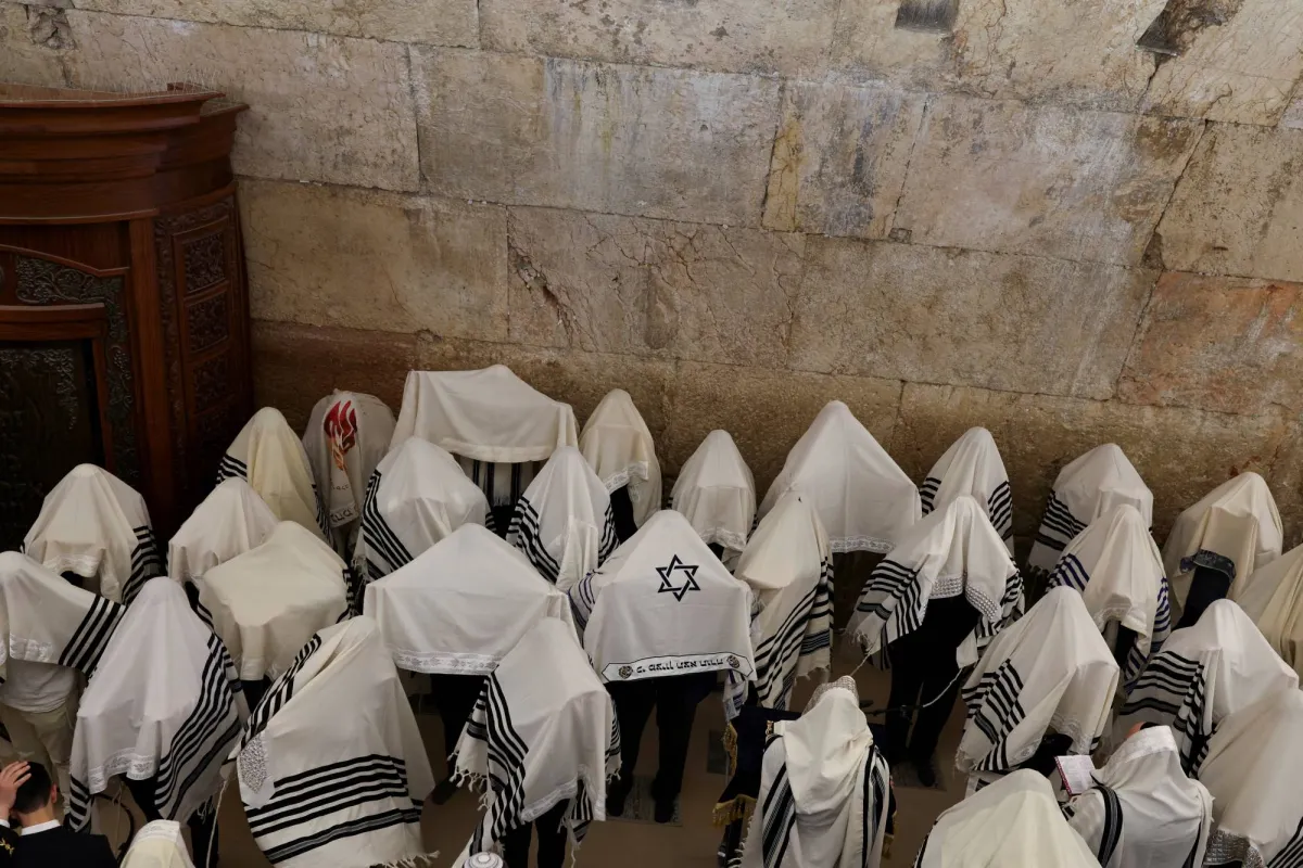 مستوطنون إسرائيليون في حمامات المالح