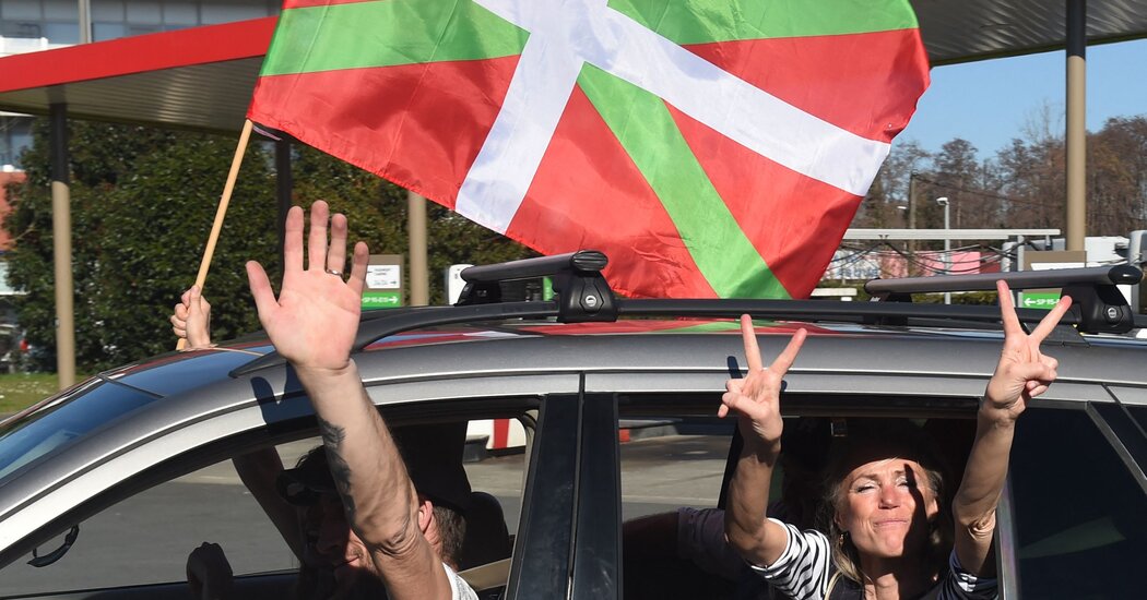 شرطة باريس تمنع تجمع المسلمين وسط توترات متزايدة