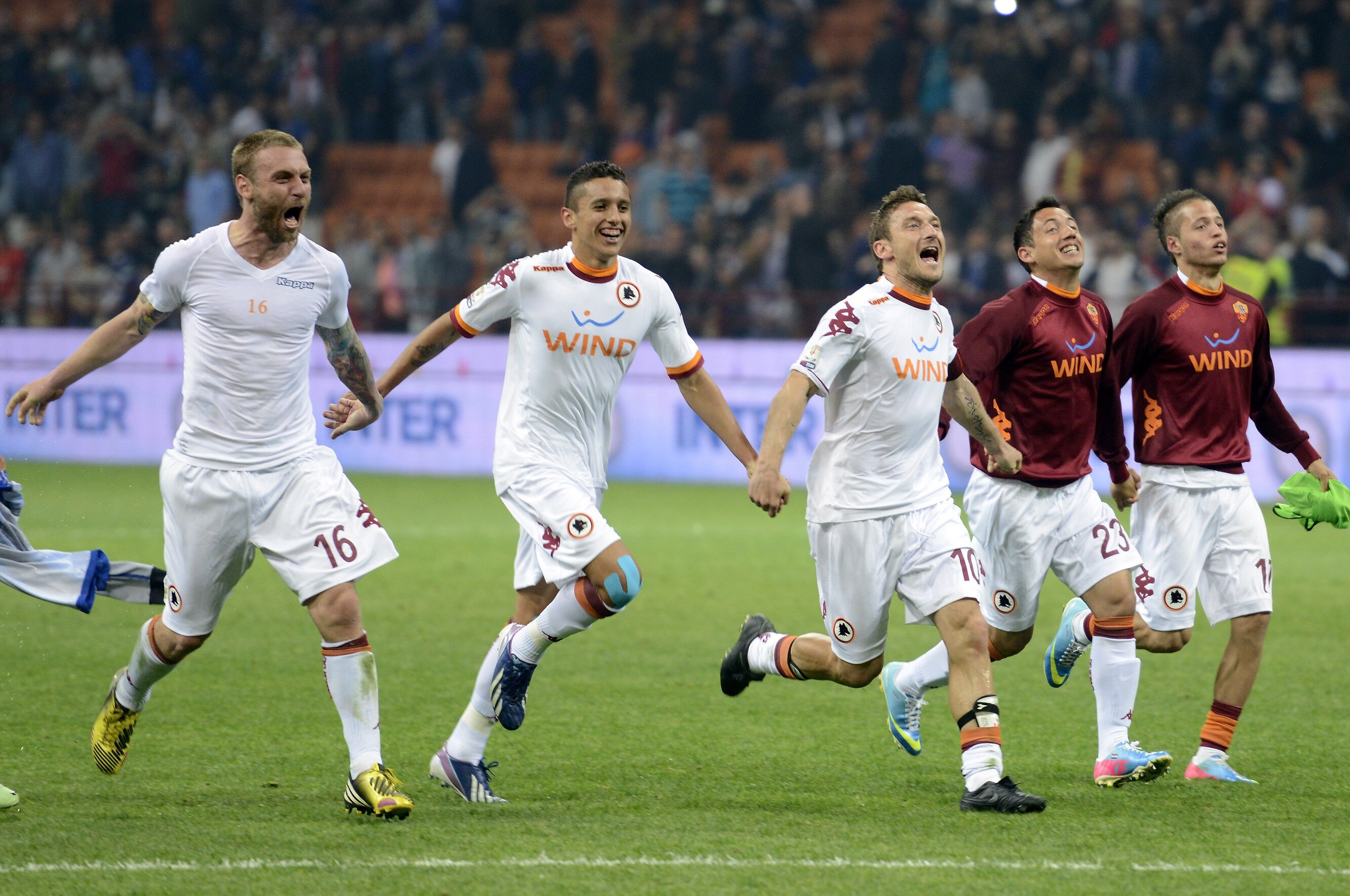 إنتر ميلان يعزز صدارته بفوز ساحق على روما