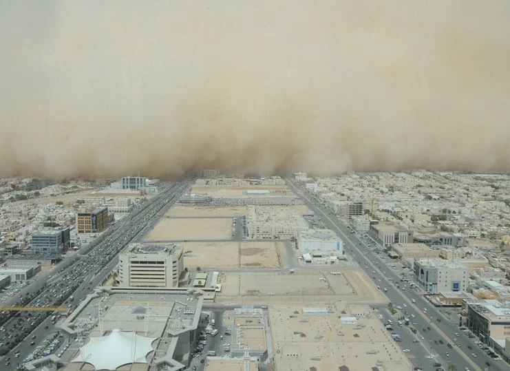 تحذيرات من أتربة مثارة ورياح نشطة في الرياض