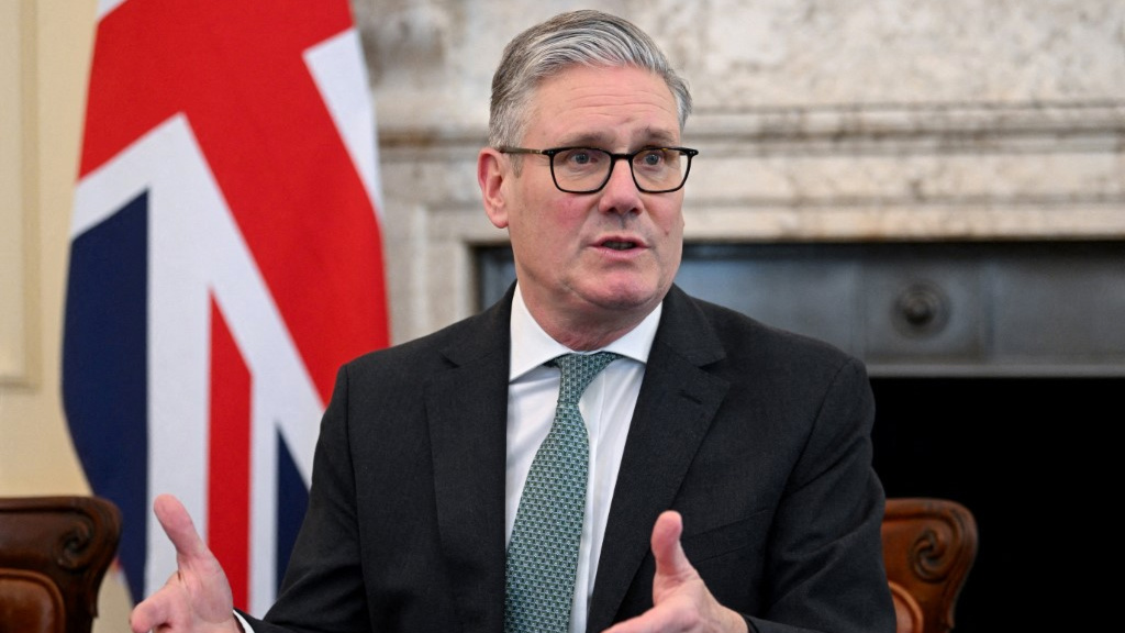 زيارة ستارمر للخليج لتعزيز الدور الدبلوماسي البريطاني