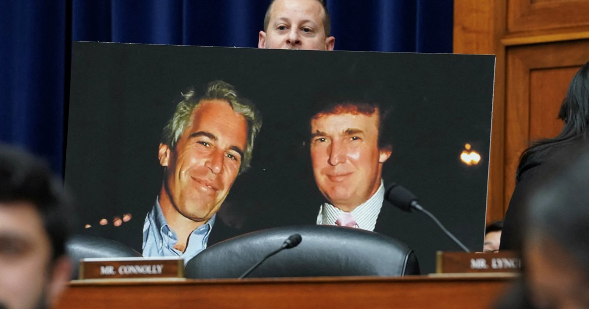 جيجي حديد تنفي علاقتها بجيفري إبستين