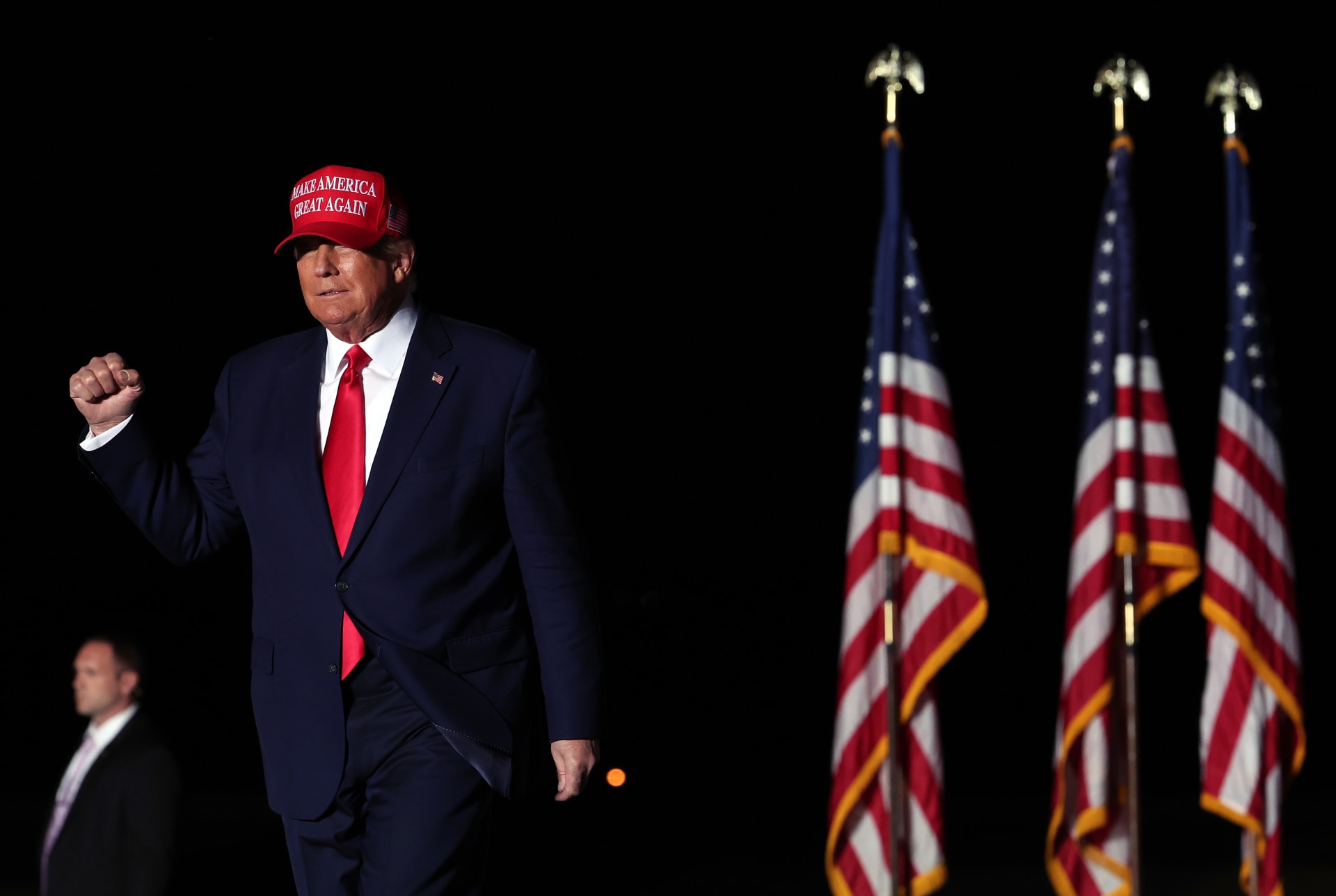 Diseño de moneda dorada con Trump para el 250 aniversario