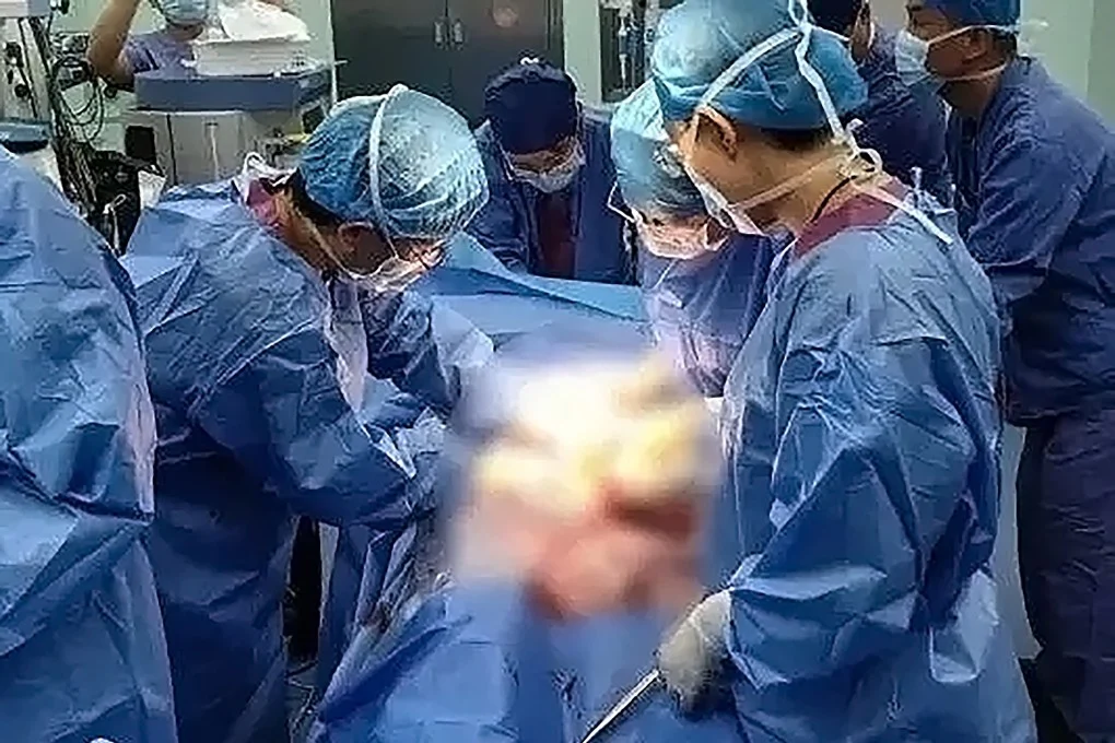 Pregnant Woman Leaves Surgery to Save Another Life