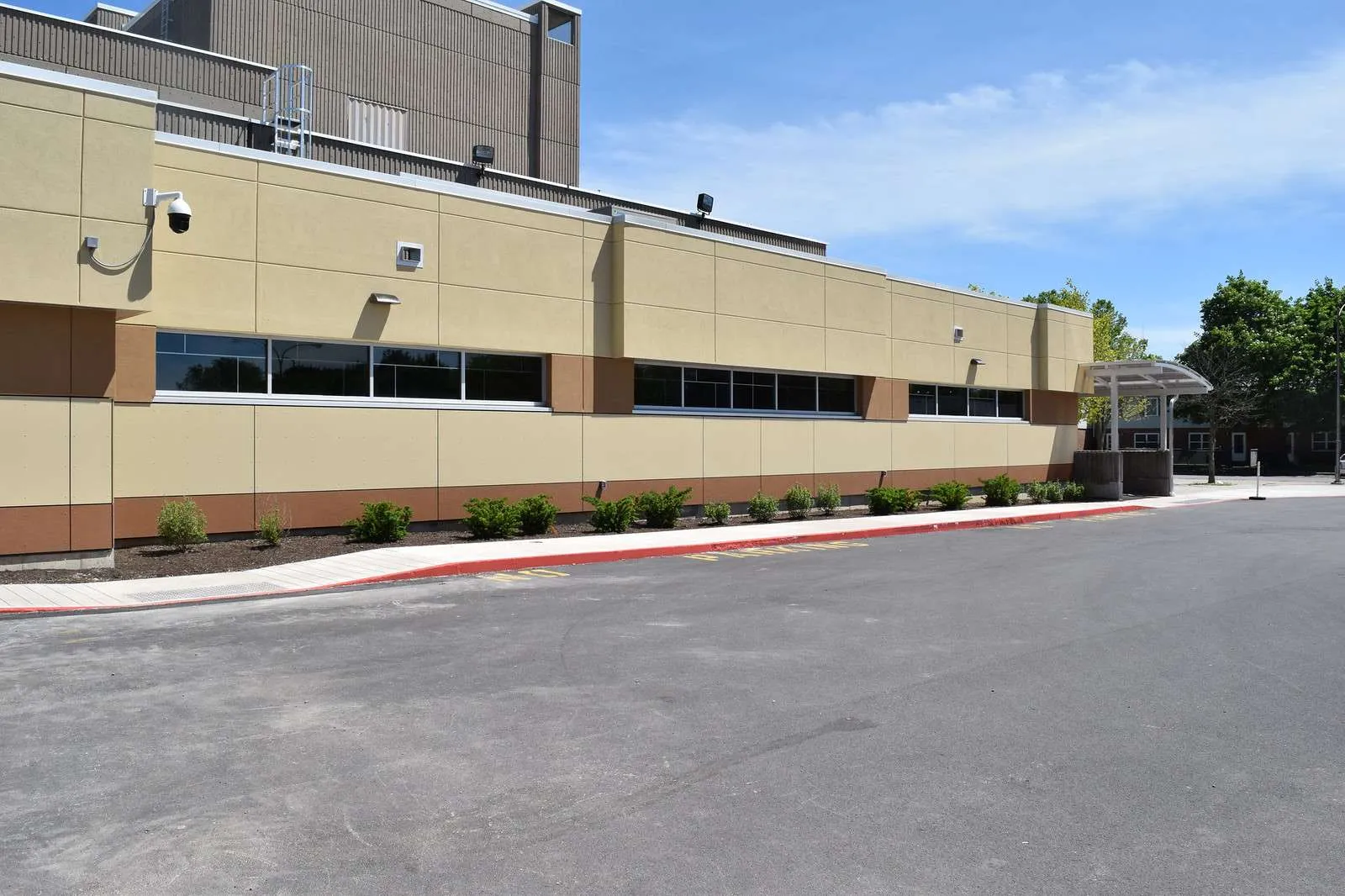 تسليم مستشفى معان العسكري وتحسين الخدمات الصحية في الأردن