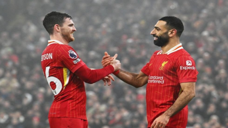 تكريم محمد صلاح وآندي روبرتسون في ليفربول