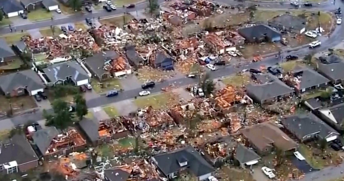 إعصار يضرب أوكلاهوما ويخلف دمارًا واسعًا