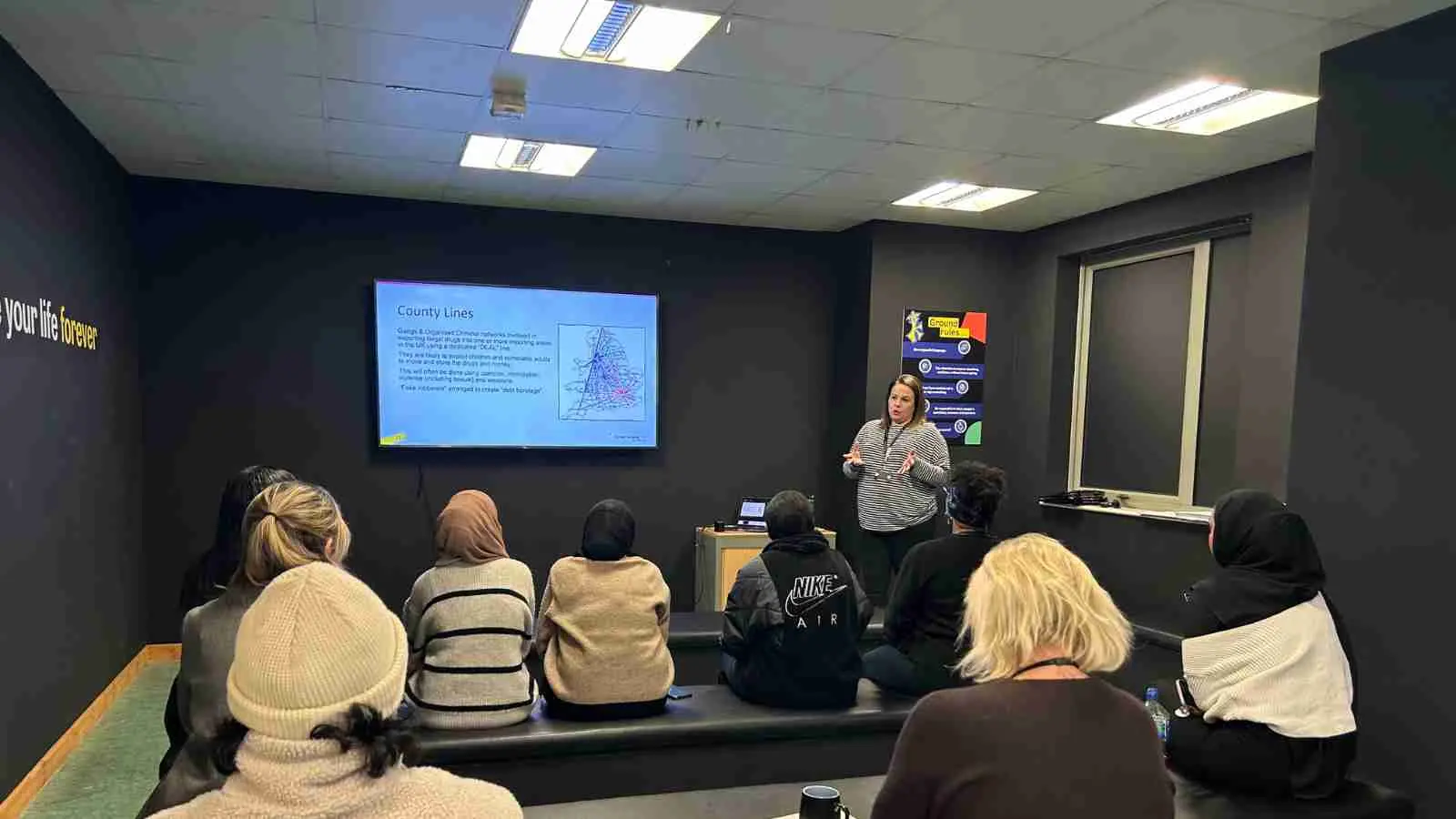 تدريب خاص لمديري المدارس في المملكة المتحدة للحد من جرائم السكاكين