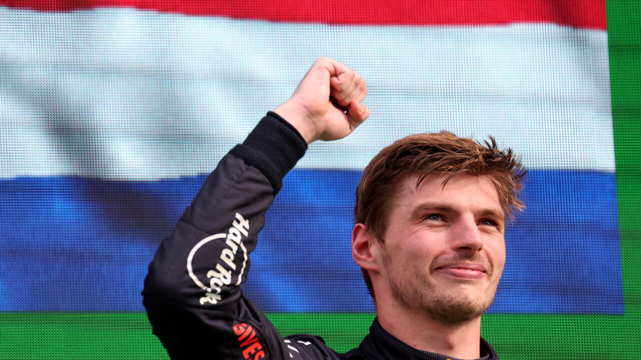 George Russell bilang 'Older Sister' sa Tsina