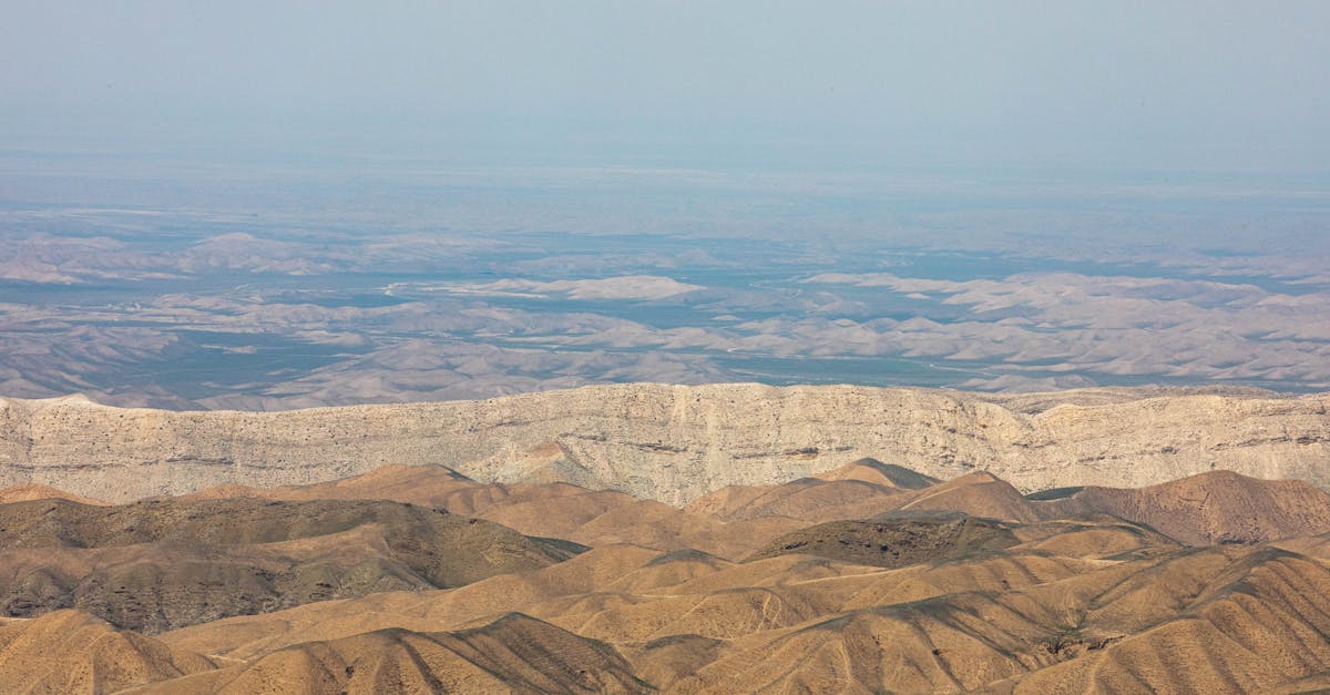 هدنة أمريكية إيرانية: فرصة للسلام أم مجرد استراحة؟