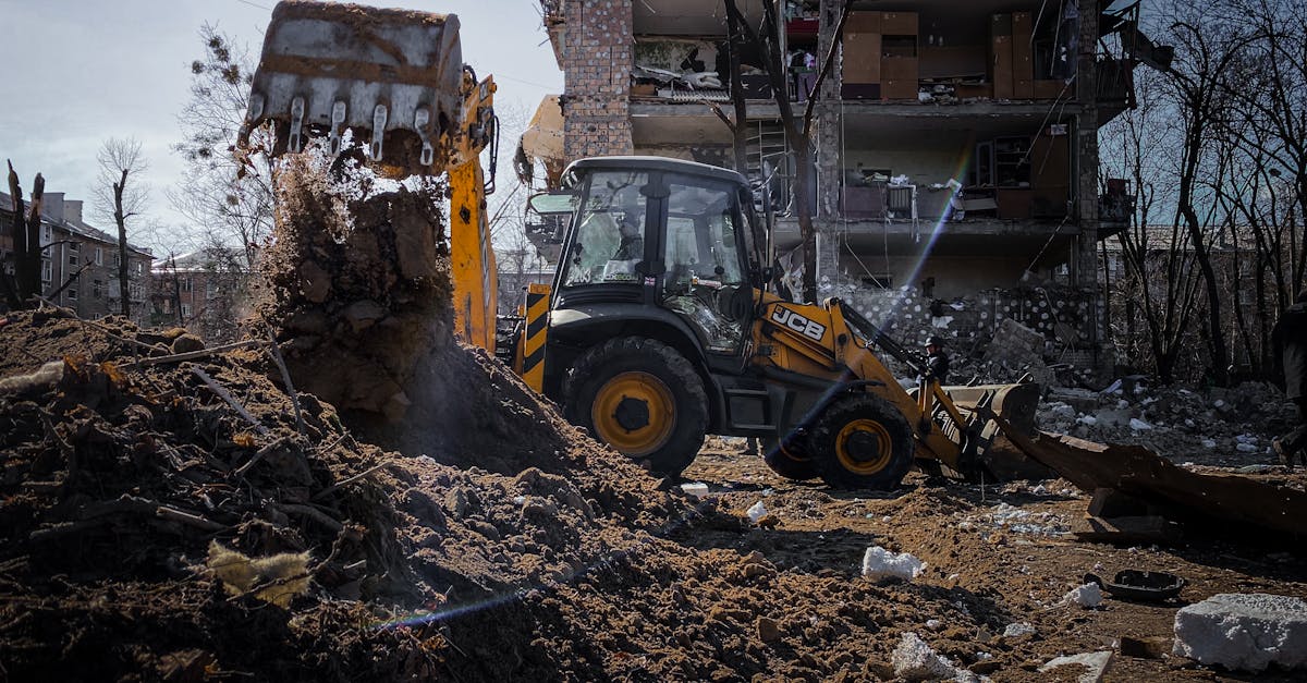 إسرائيل تنتشل جثث من حيفا بعد هجوم صاروخي