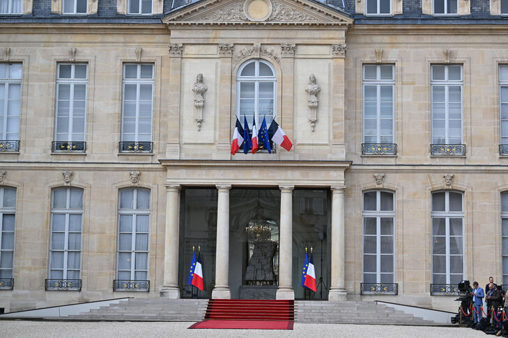 فرنسا تعارض الهجمات على البنية التحتية الإيرانية