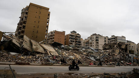 غارات إسرائيلية على لبنان: تدمير بنى تحتية