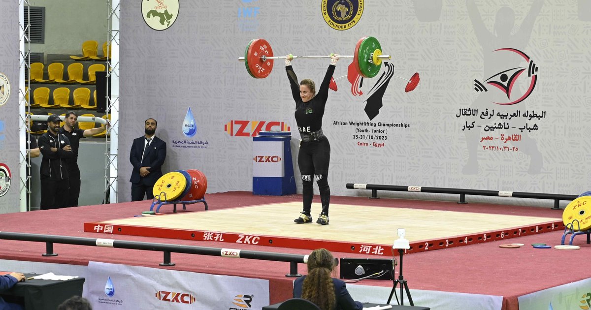 وفد الاتحاد الدولي لرفع الأثقال يصل الإسماعيلية