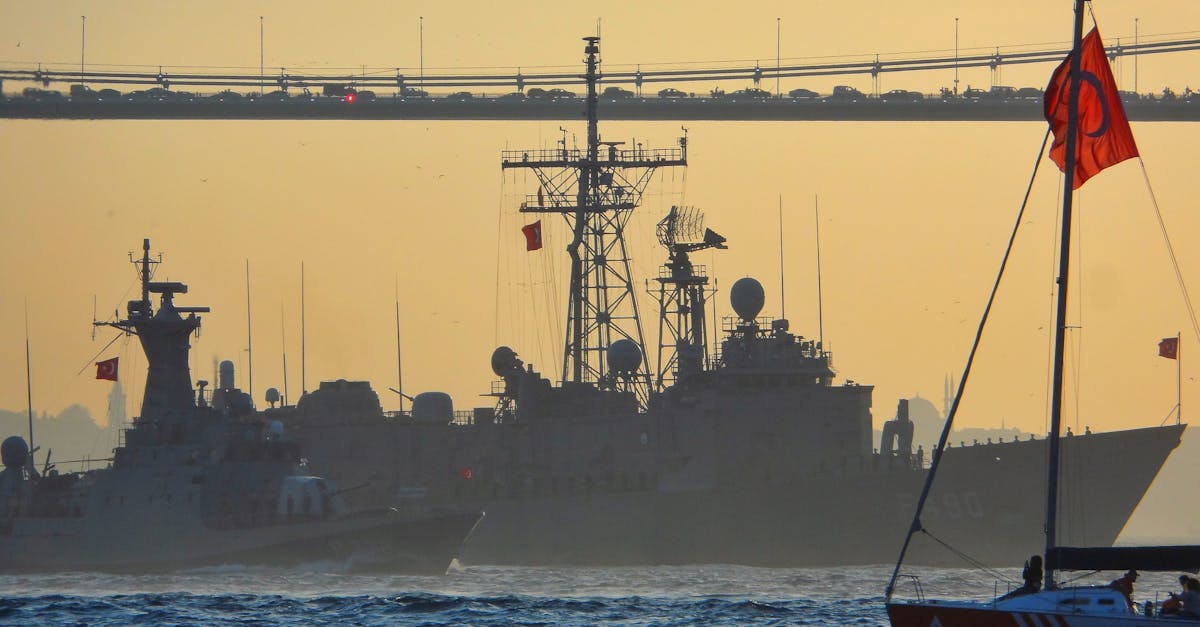 إيران تفتح مضيق هرمز تحت إشراف عسكري خلال الهدنة