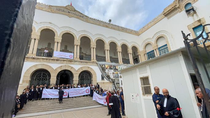 الحكم بسجن رئيس جمعية القضاة التونسيين