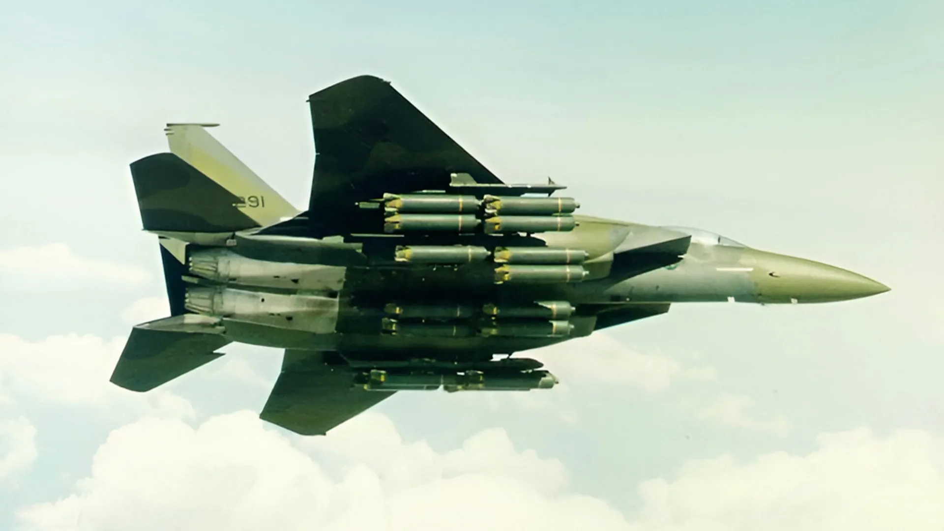 Mines aériennes américaines rares à Chiraz : enjeux et risques