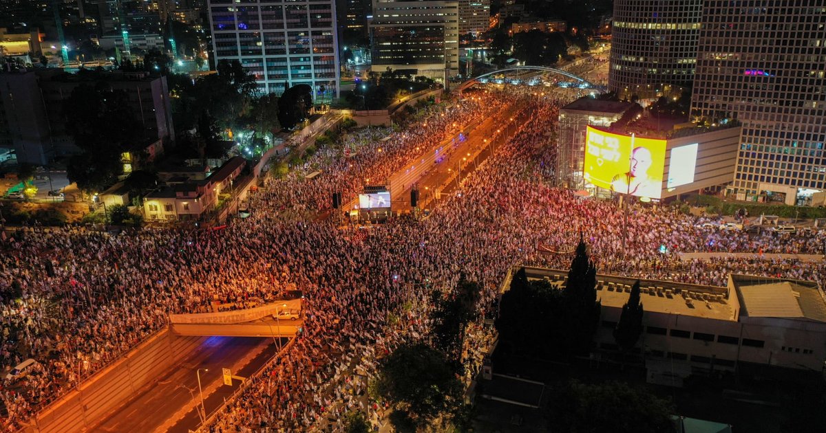 إيران تُهاجم مطار بن غوريون بطائرة مسيرة أراش-2