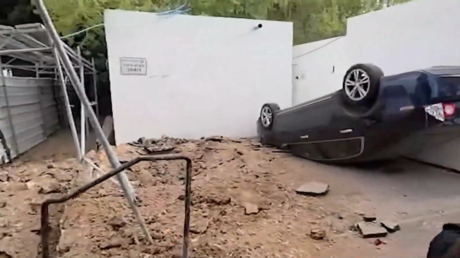 دمار في رامات هشارون بتل أبيب بسبب صواريخ إيرانية