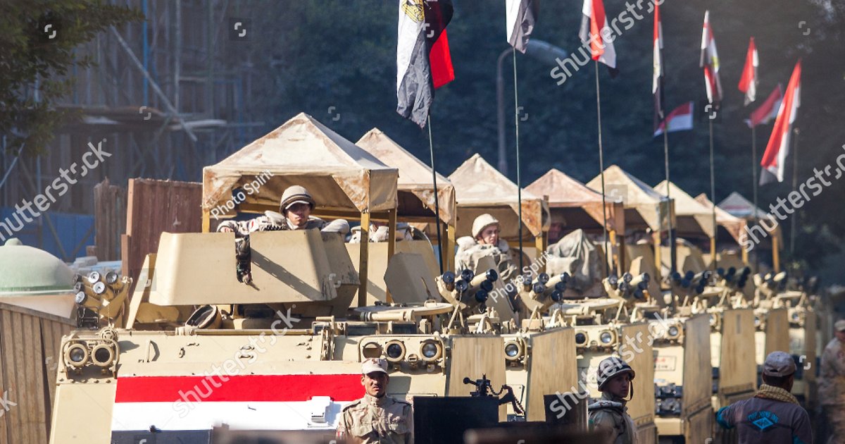 Rencontre du général Zahir avec des combattants des forces armées