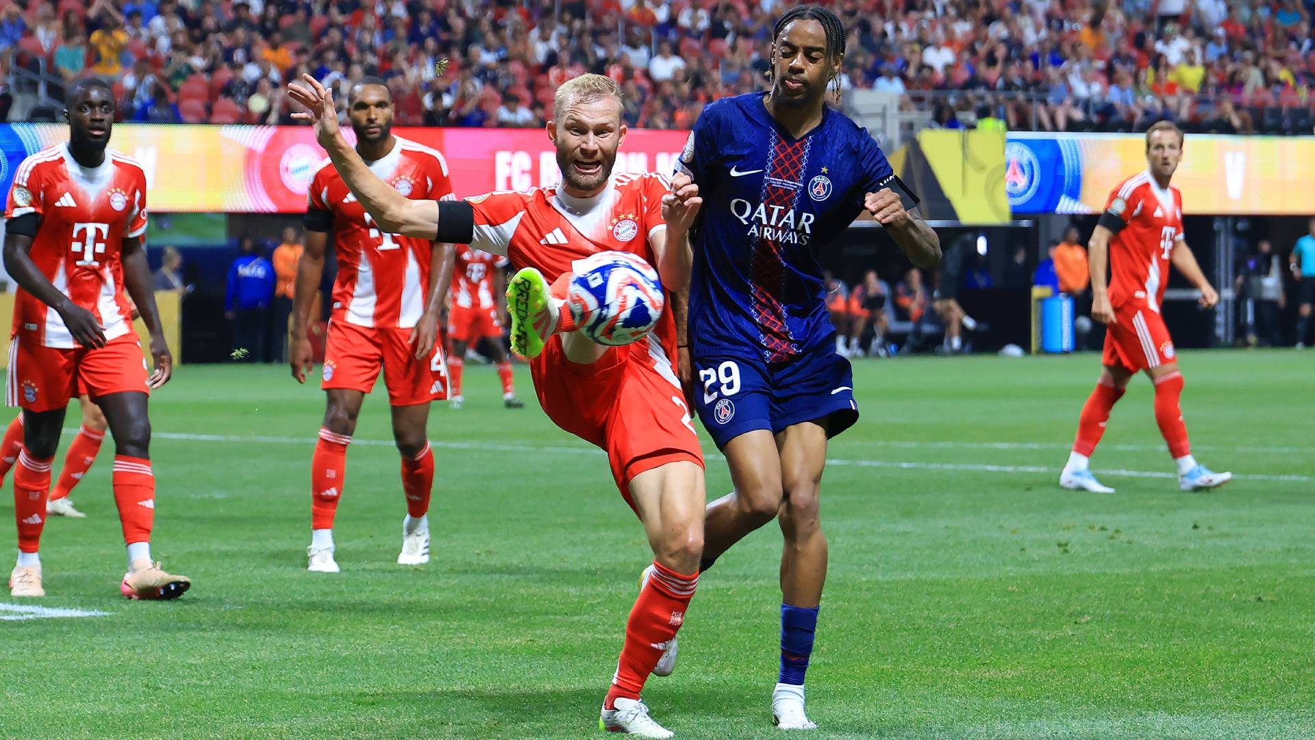 باريس سان جيرمان وبايرن ميونيخ: كلاسيكو مثير في دوري الأبطال