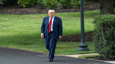 Trump loue la Chine et ses réalisations