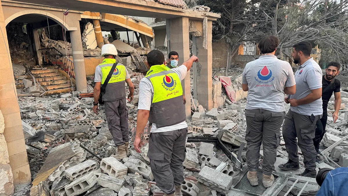 الجيش الإسرائيلي يستهدف مواقع حزب الله في لبنان