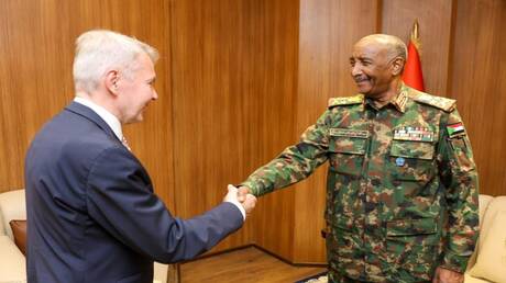 جهود السلام في السودان: لقاء المبعوث الأممي مع البرهان