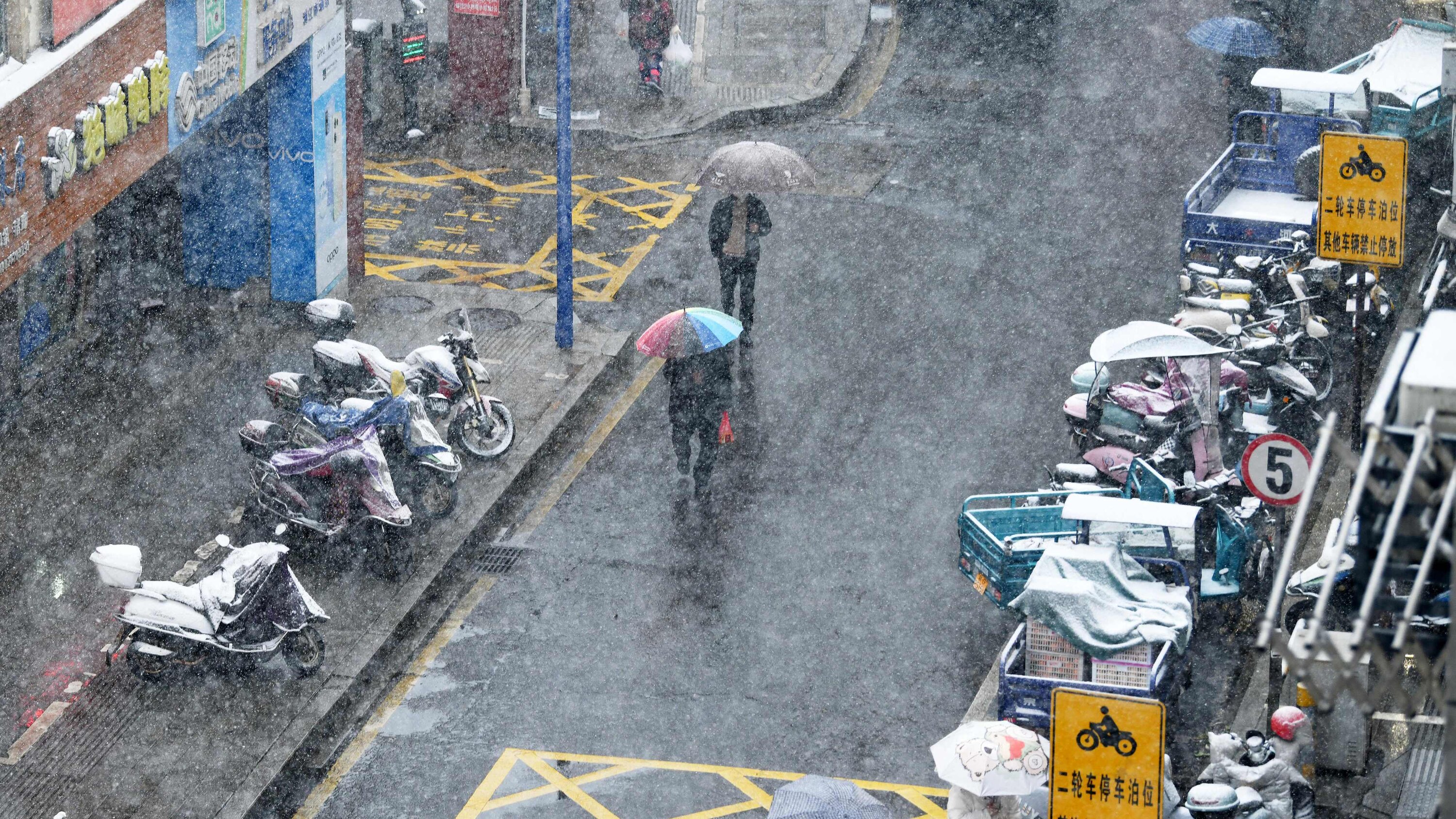 الهند تشدد قيود بيع الغاز لمواجهة أزمة الإمدادات