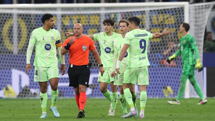 مارتشينياك يعترف بخطأ تحكيمي لصالح برشلونة