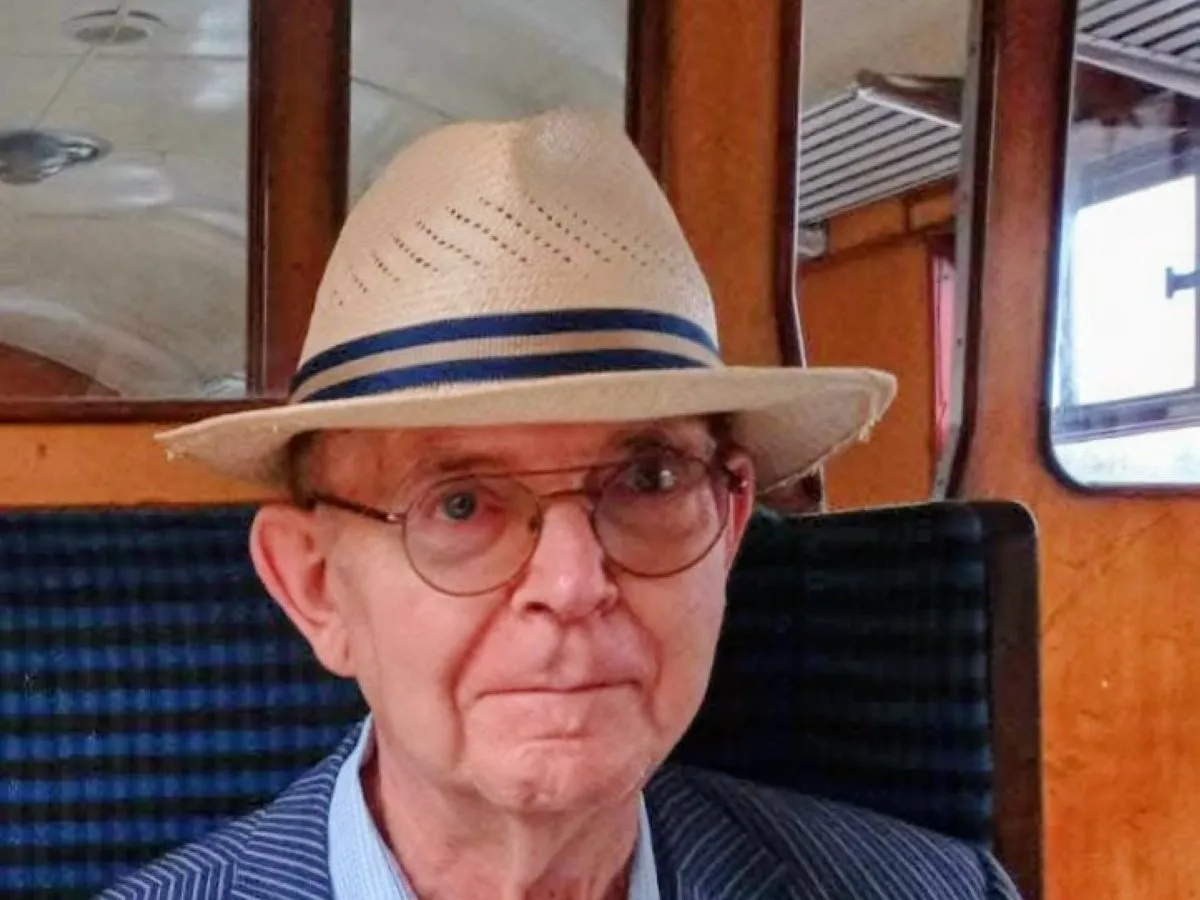 وفاة الأكاديمي البريطاني فيليب سادجروف