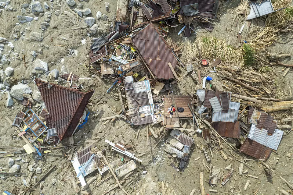 Devastating floods in South Sumatra affect homes