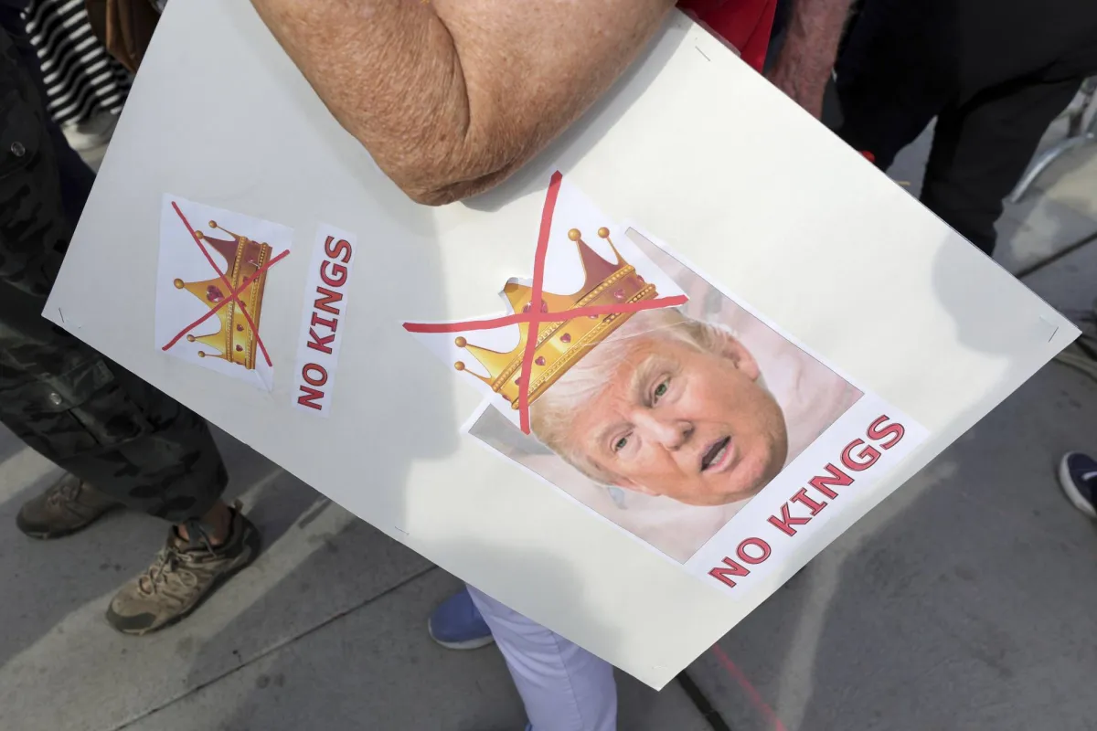Trump's Approval Rating Drops to 35% Amid Republican Discontent
