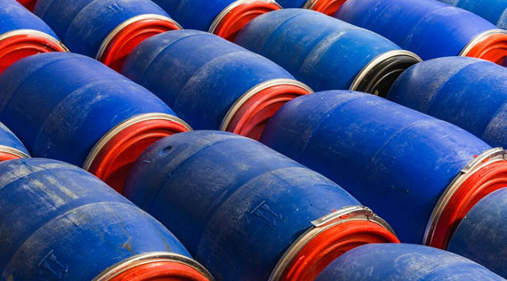 ارتفاع توقعات أسعار النفط بسبب إغلاق مضيق هرمز