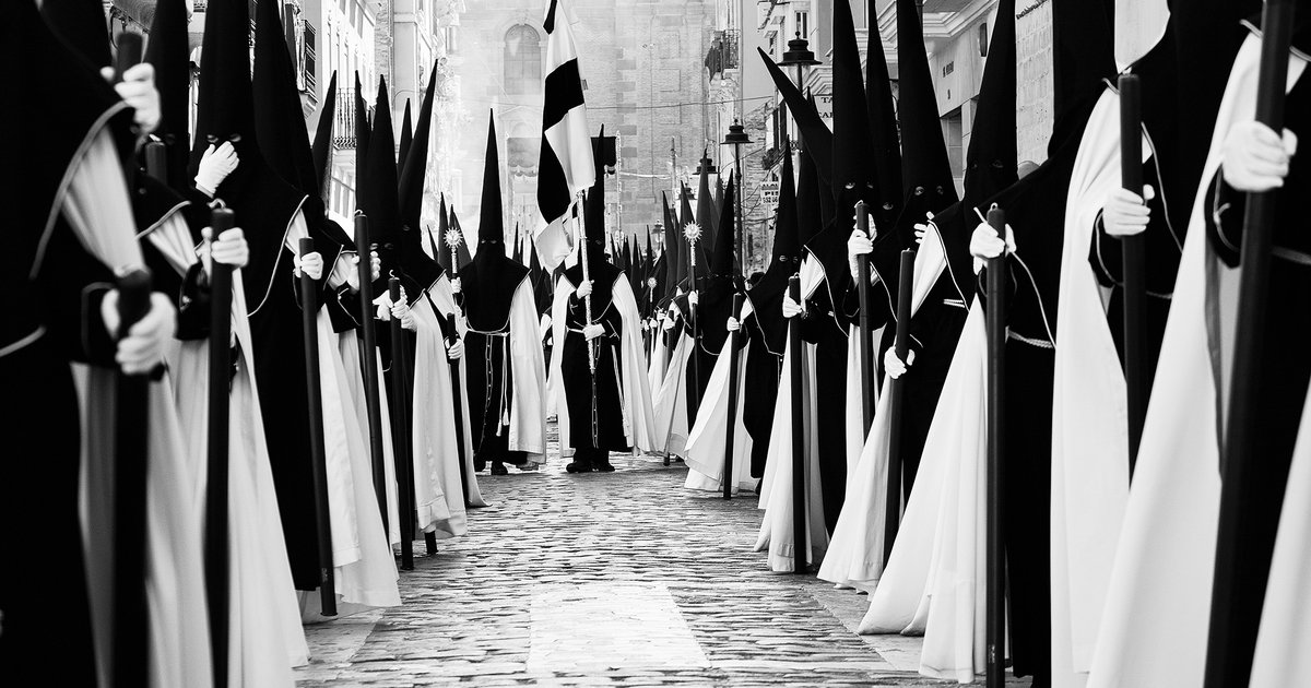 احتفالات أسبوع الآلام في إسبانيا