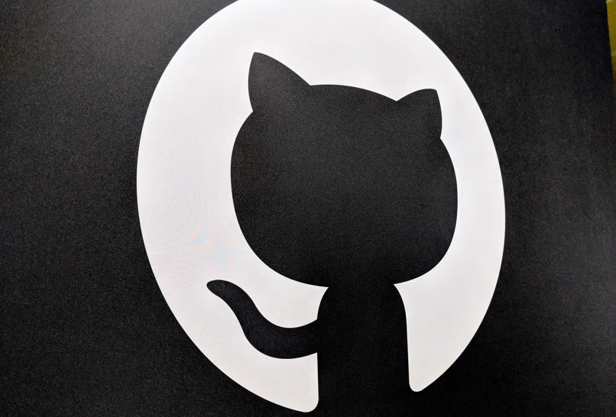 اختراق GitHub يكشف تسرب بيانات من مستودعات داخلية